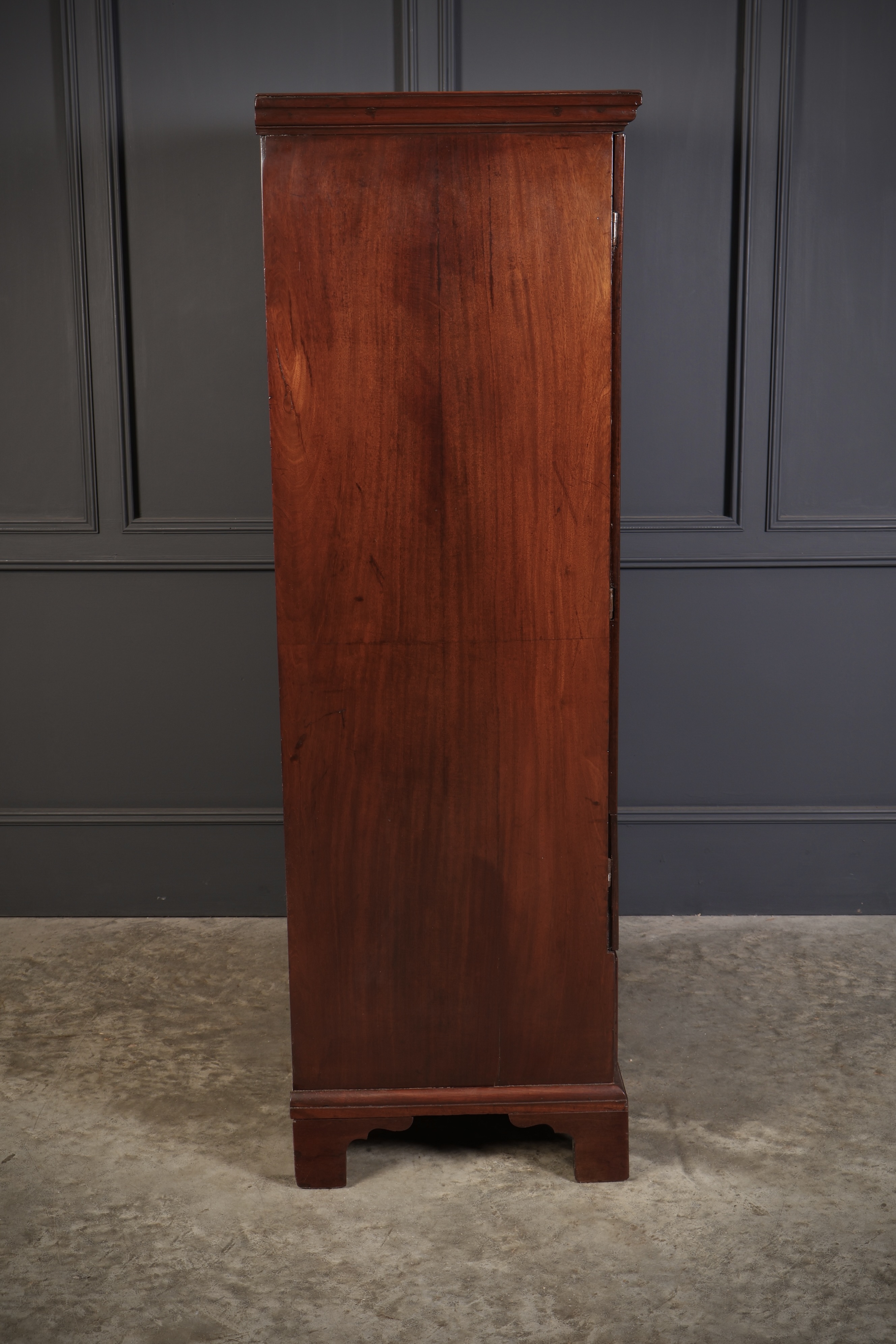 George III Mahogany Linen Press Linen press Antique Cupboards 10